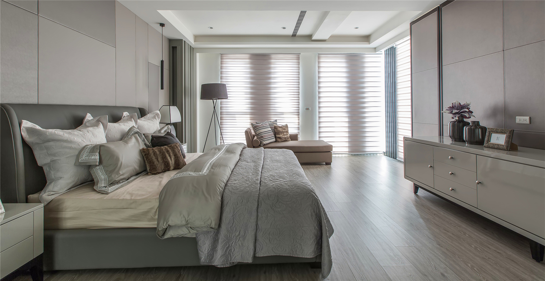 slider image slider_item_r8qkyO